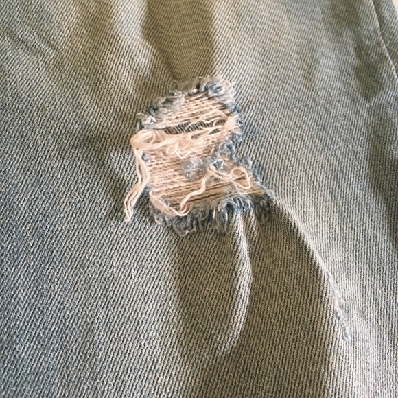 Old Navy light wash Slim tapered Jeans - Picture 5 of 6